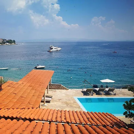 Bella Vista House Apartments, Hot Pool And Jacuzzi شقة