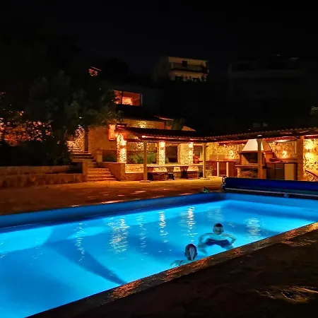 Bella Vista House Apartments, Hot Pool And Jacuzzi 트로기르