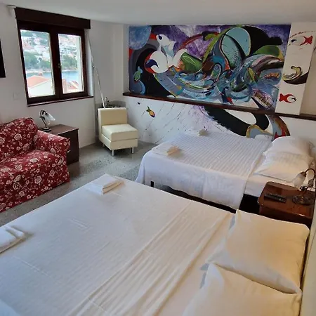 Bella Vista House Apartments, Hot Pool And Jacuzzi